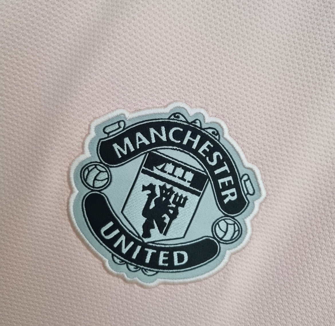 Retro M-U 18/19 away