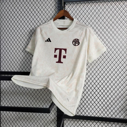 Camisa Bayern de Monique 23-24