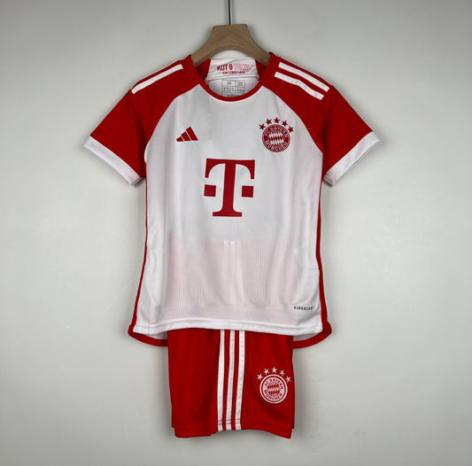 Bayern Munich kids home